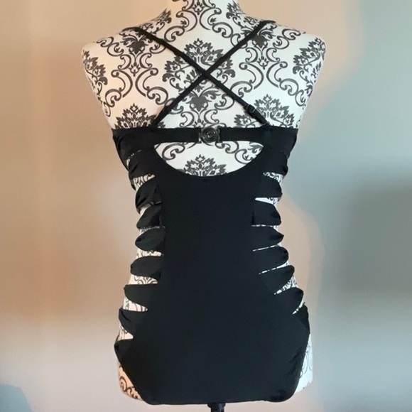 One-piece swimsuit by Victoria Secret - Picture 3 of 5